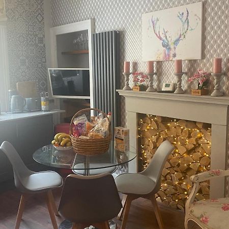 Georgian City Apartment At Thomas Street Double Bedroom And Two Single Trundle Beds Bath Kültér fotó