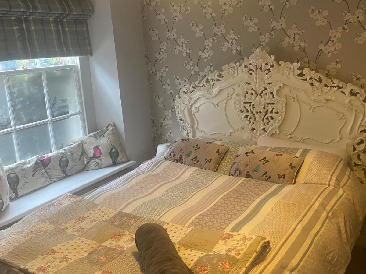 Georgian City Apartment At Thomas Street Double Bedroom And Two Single Trundle Beds Bath Kültér fotó