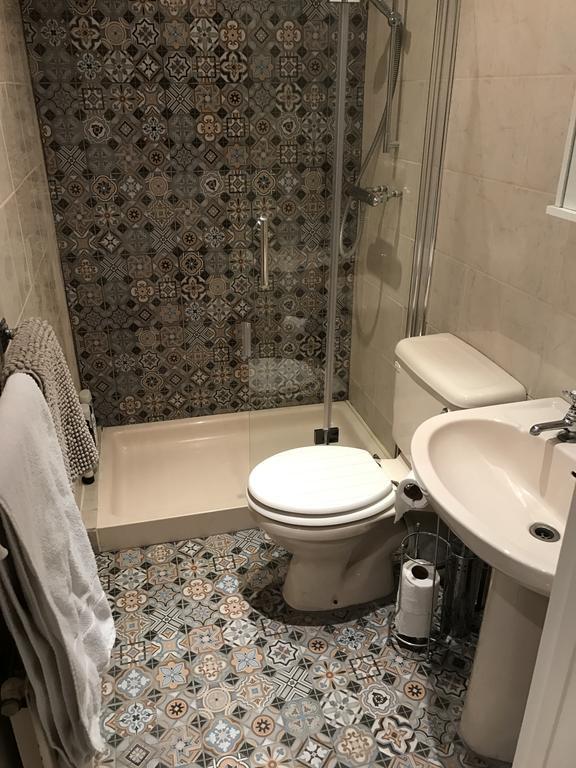 Georgian City Apartment At Thomas Street Double Bedroom And Two Single Trundle Beds Bath Kültér fotó